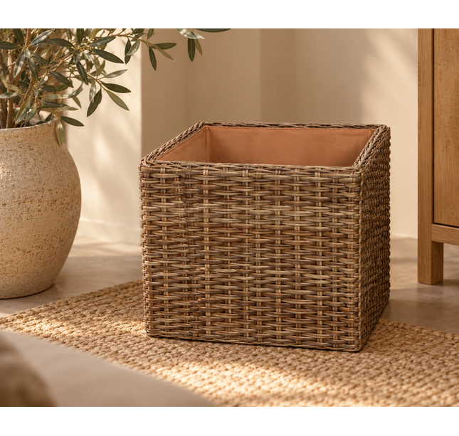 Houtmand groot kubu vierkant met wielen & houtwand